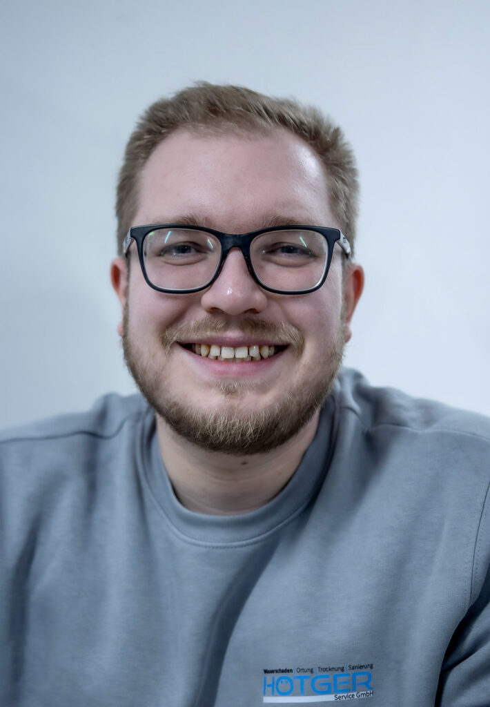 Hötger Service GmbH Bad Wünnenberg Paderborn Wasserschadenbeseitigung Wasserschaden Ortung Trocknung Sanierung Leckageortung Schimmelsanierung Rohrbruchortung Riccardo Kranz
