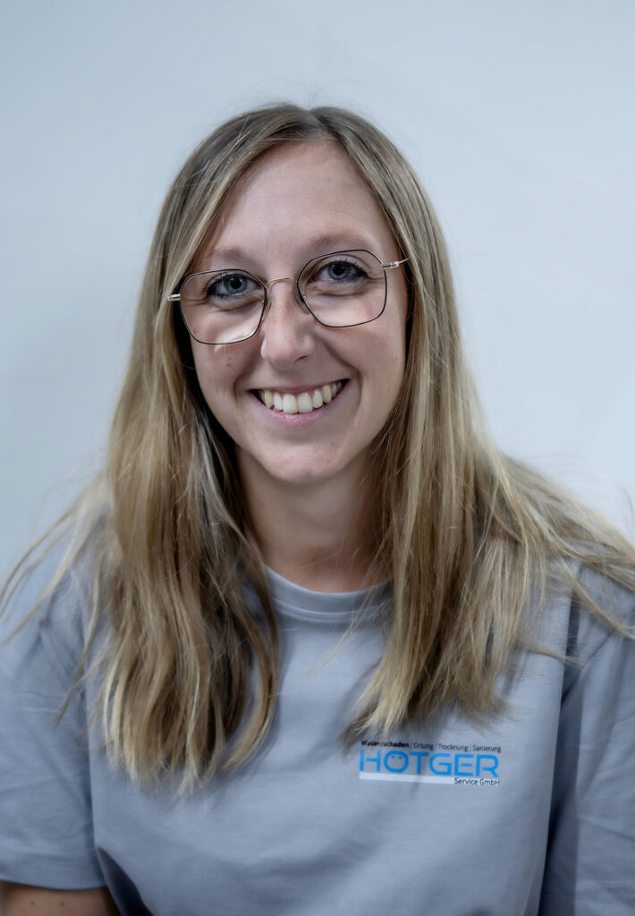 Hötger Service GmbH Bad Wünnenberg Paderborn Wasserschadenbeseitigung Wasserschaden Ortung Trocknung Sanierung Leckageortung Schimmelsanierung Rohrbruchortung Sabrina Schmidt